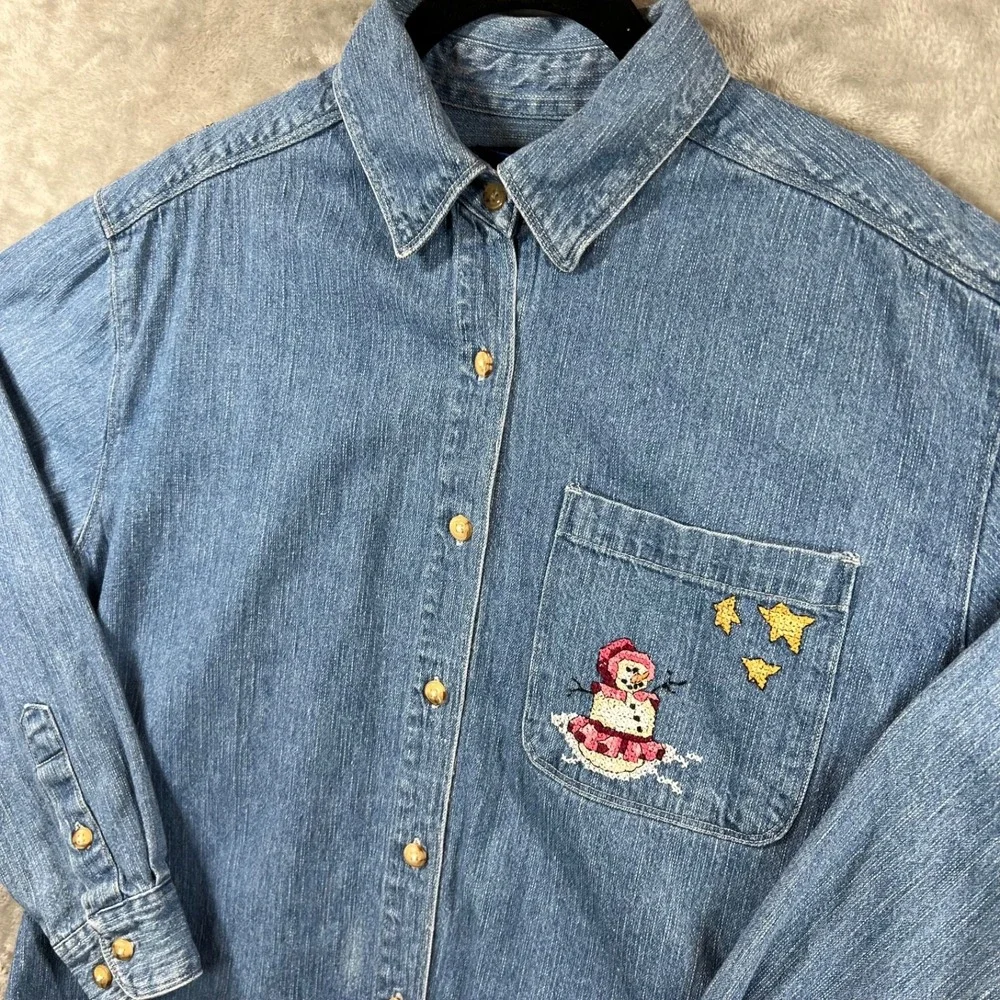 VTG Denim Shirt Women M Embroidered Christmas Boho Grannycore Teacher Retro